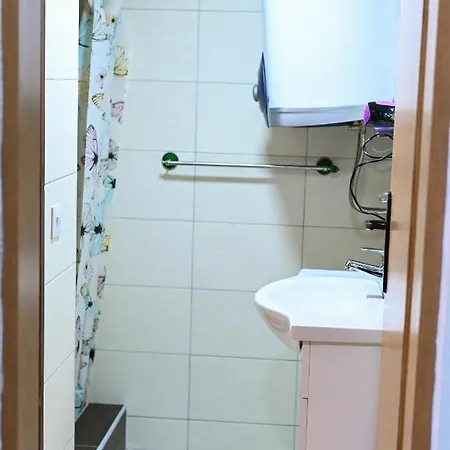 Tri Bagrema Km Apartment