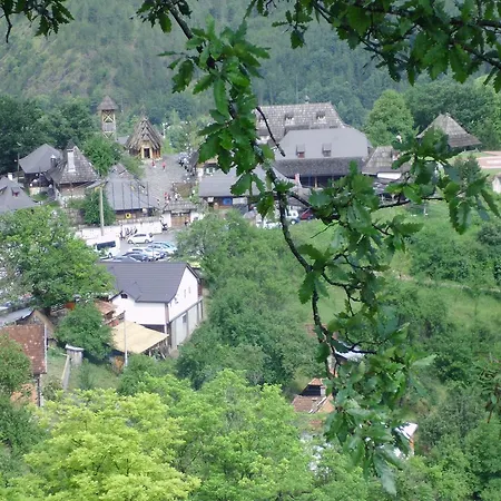 Tri Bagrema Km Apartamento *