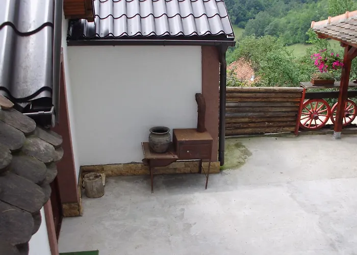 Tri Bagrema Km Daire Mokra Gora